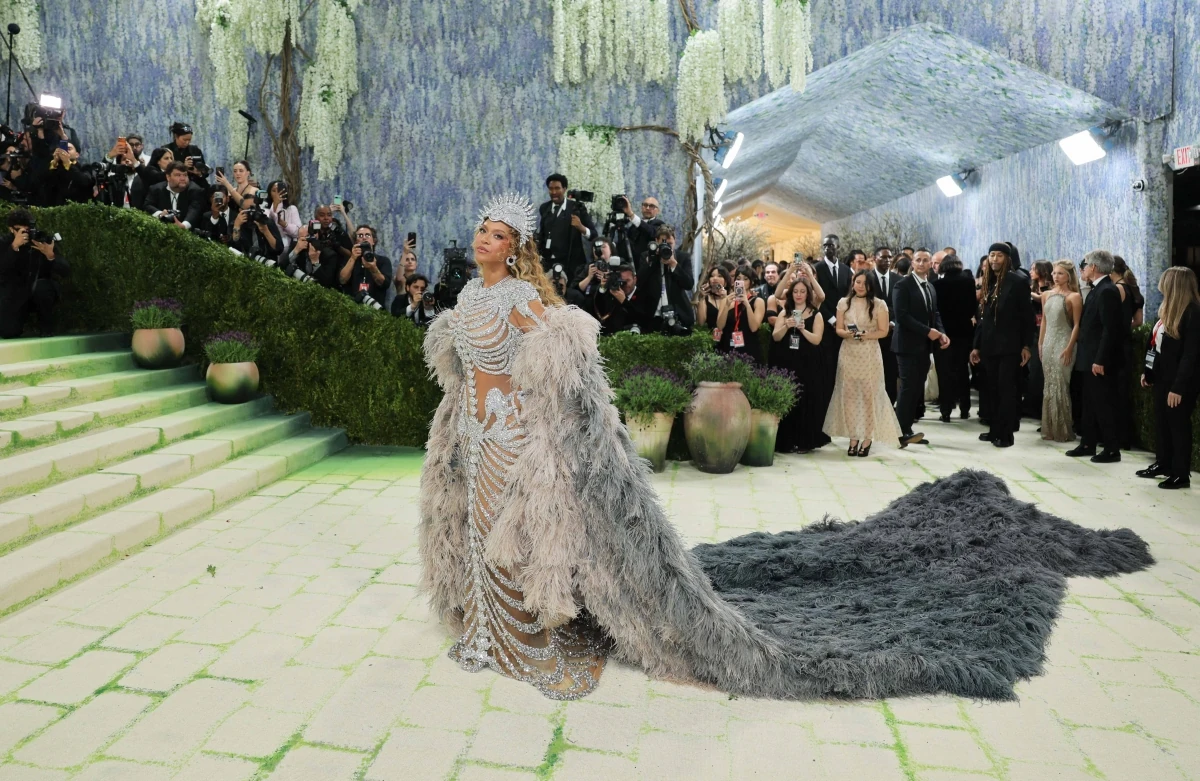 Met Gala 2026: Khi thảm đỏ thành “diễn đàn quyền lực” của thời trang và nghệ thuật
