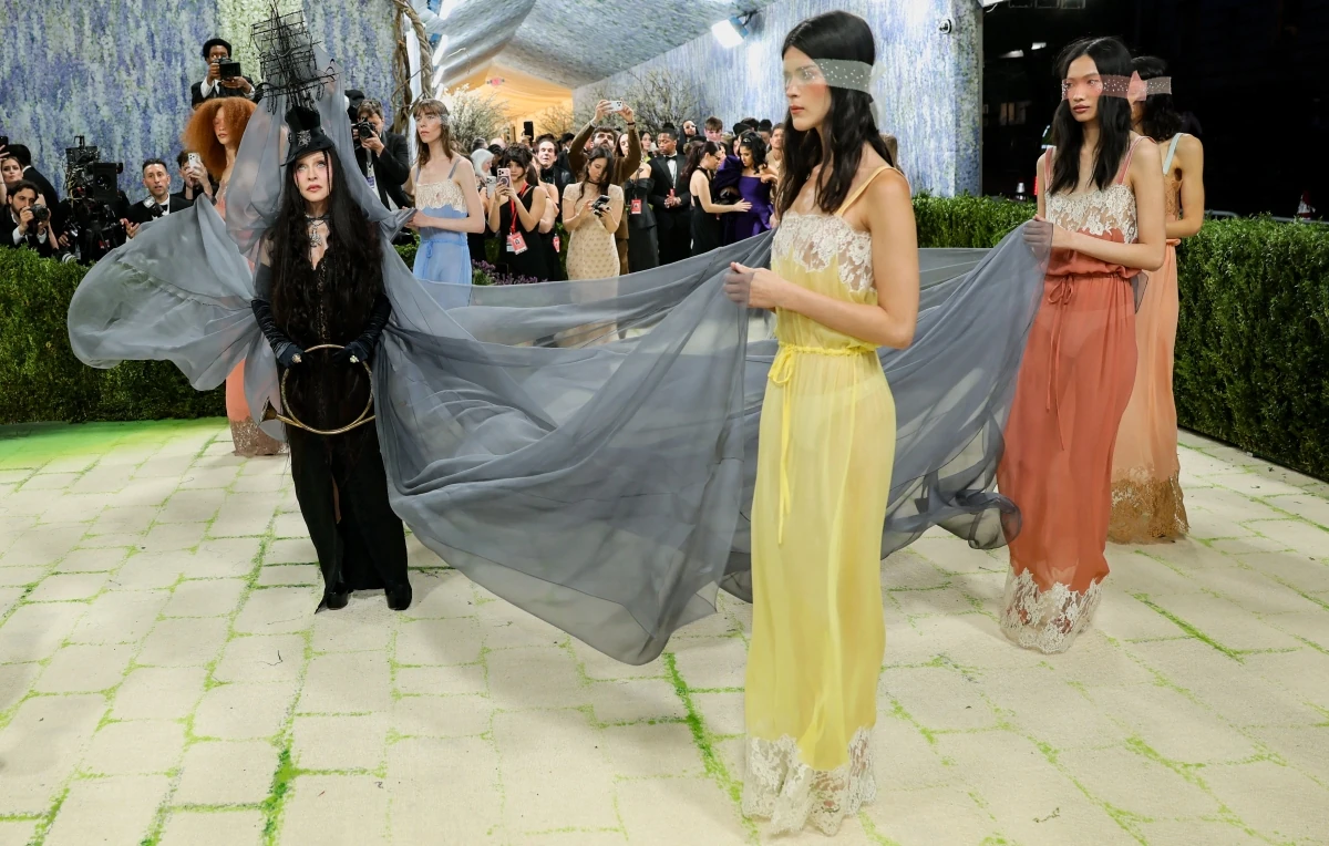 Met Gala 2026: Khi thảm đỏ thành “diễn đàn quyền lực” của thời trang và nghệ thuật