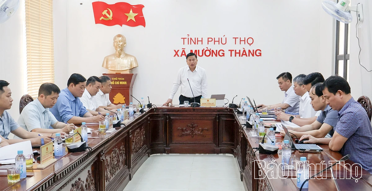 Phó Chủ tịch UBND tỉnh Đinh Công Sứ làm việc với xã Mường Thàng về quy hoạch, bố trí tái định cư vùng sạt lở
