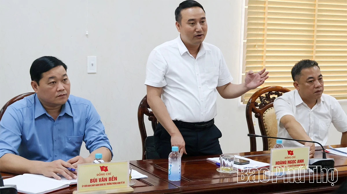 Phó Chủ tịch UBND tỉnh Đinh Công Sứ làm việc với xã Mường Thàng về quy hoạch, bố trí tái định cư vùng sạt lở