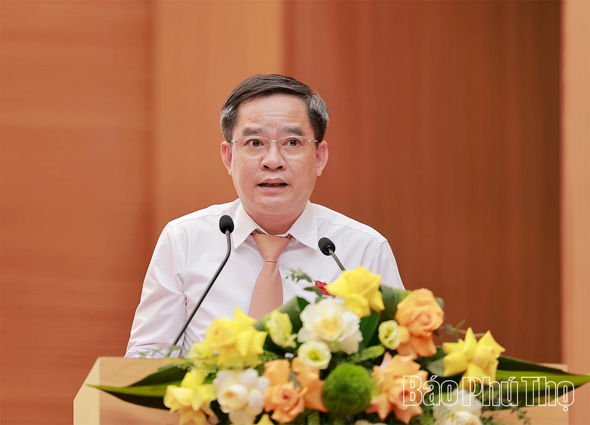 Đại biểu HĐND tỉnh thảo luận, làm rõ các dự thảo nghị quyết trình tại Kỳ họp thứ Hai, HĐND tỉnh khóa XX