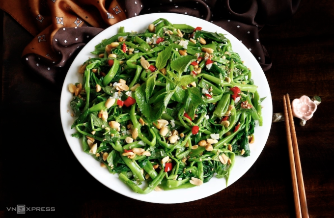 Quy tắc ăn rau trước cơm sau giúp ổn định đường huyết