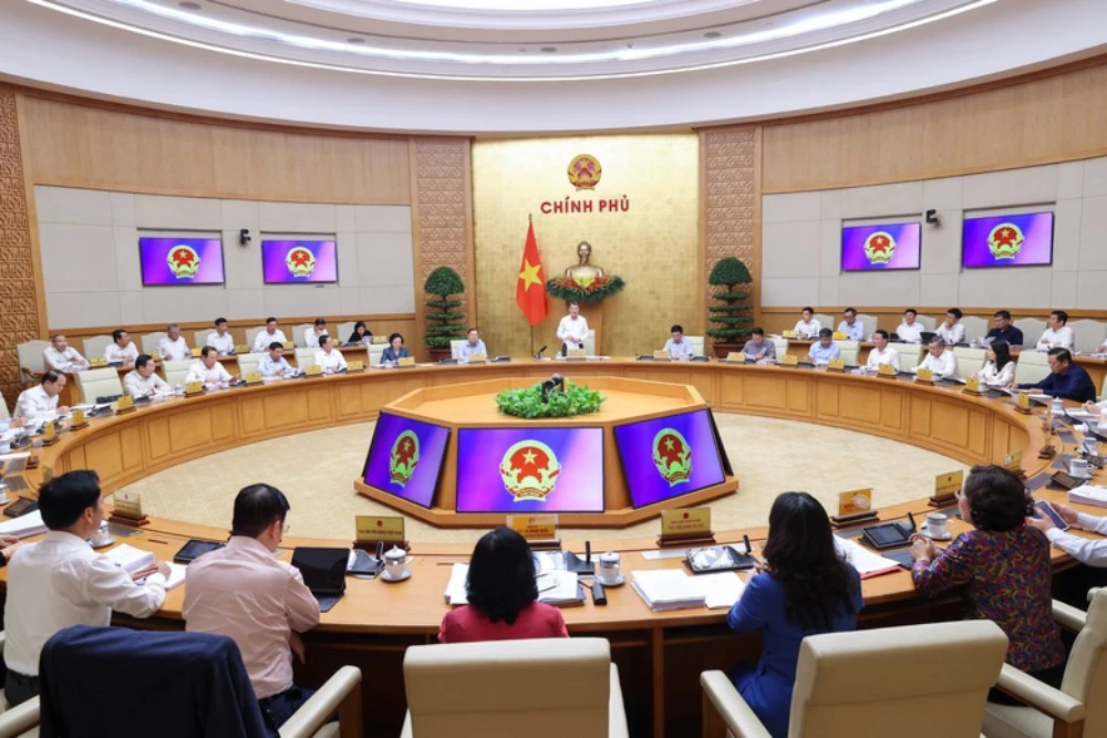 Chính phủ yêu cầu khẩn trương hoàn thành việc sắp xếp tổ dân phố, thôn, bản