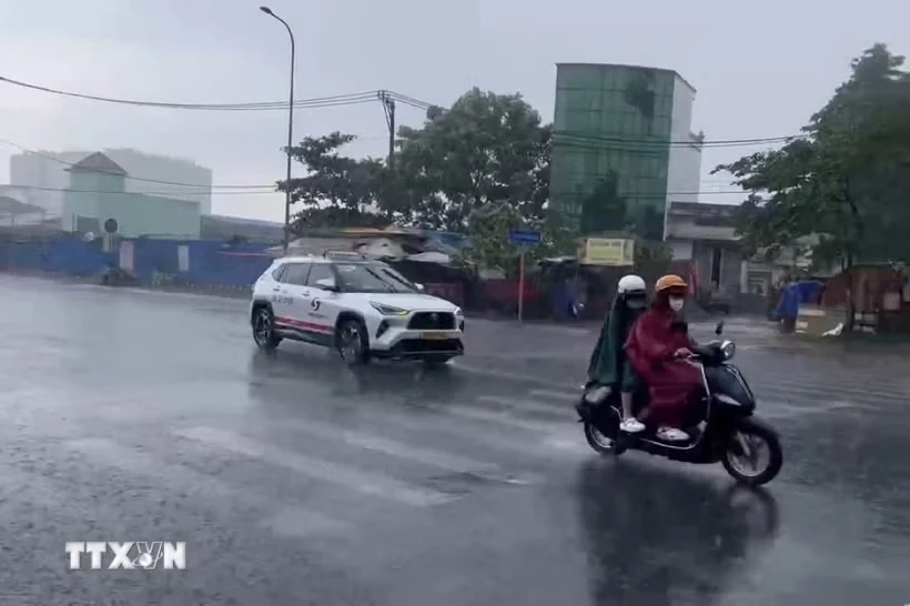 Thời tiết ngày 14/5: Đề phòng lốc, sét, mưa đá và gió giật vào chiều tối và đêm