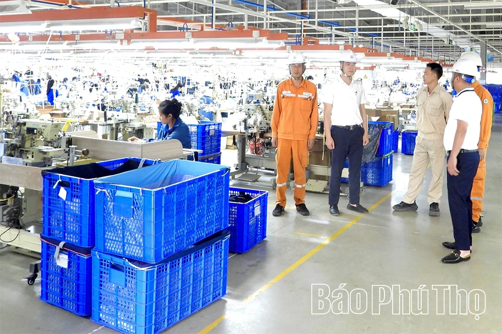 Lan tỏa giải pháp năng lượng xanh từ điện mặt trời mái nhà