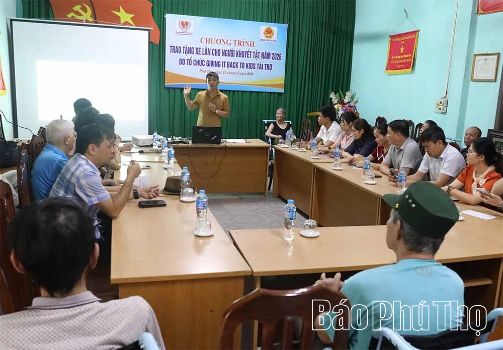 Tập huấn kỹ thuật lắp ráp, sử dụng và trao tặng xe lăn miễn phí cho người khuyết tật