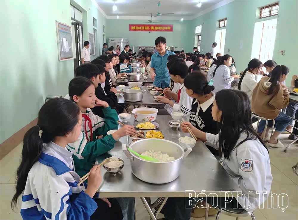 Tăng cường kiểm soát an toàn thực phẩm vì sức khỏe cộng đồng
