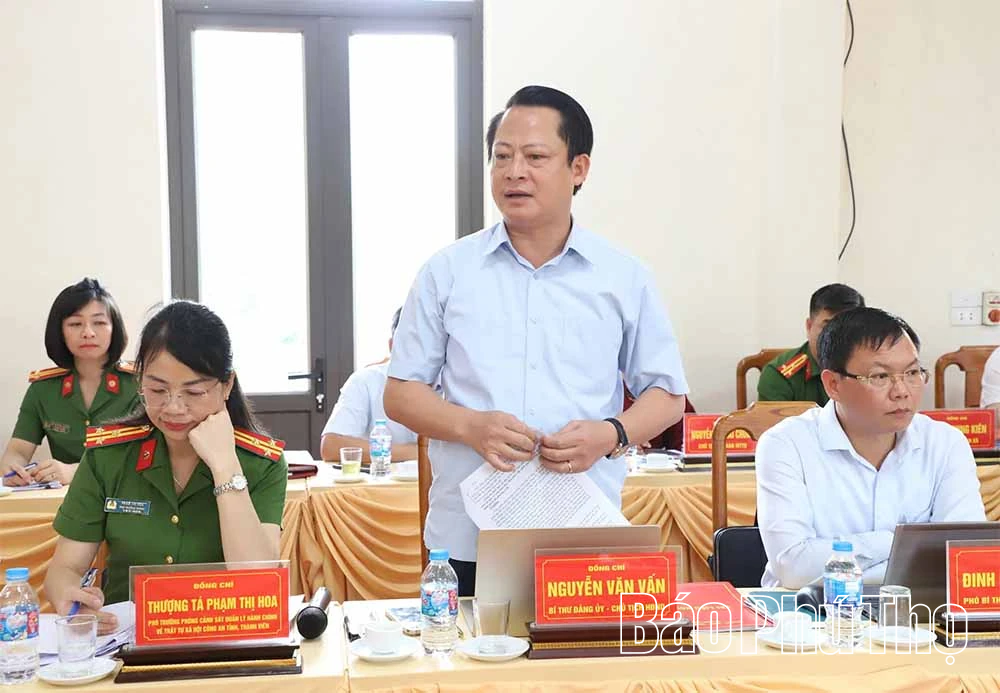 Đoàn giám sát số 23 làm việc với Ban Thường vụ Đảng ủy xã Tây Cốc, Đoan Hùng