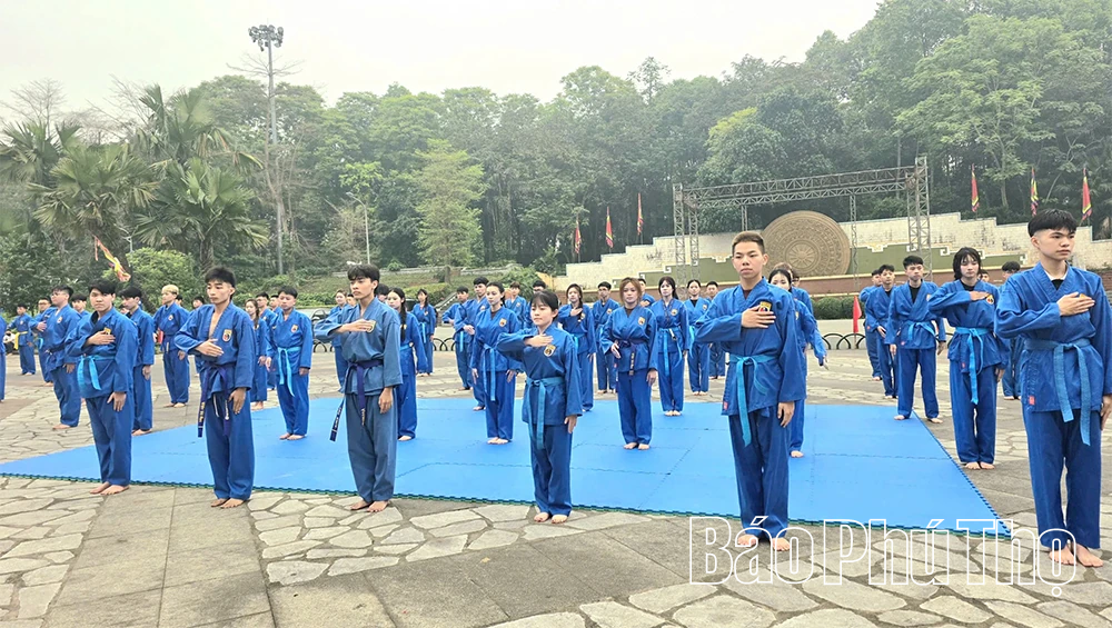 Từ giảng đường đến tình yêu Tổ quốc