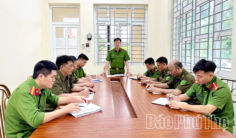 Công an phường Xuân Hòa lan tỏa hình ảnh đẹp giữa mùa thi