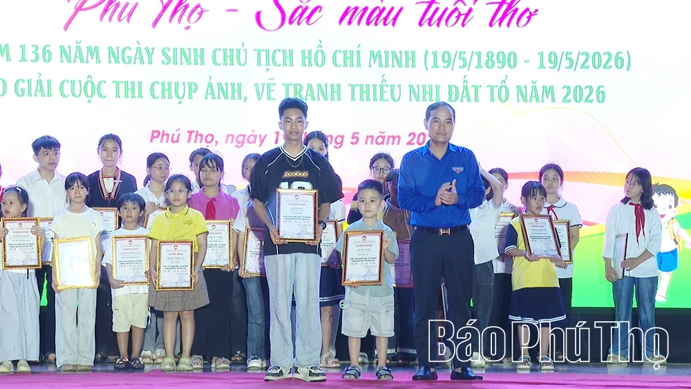 Trao giải Cuộc thi chụp ảnh, vẽ tranh thiếu nhi Đất Tổ năm 2026