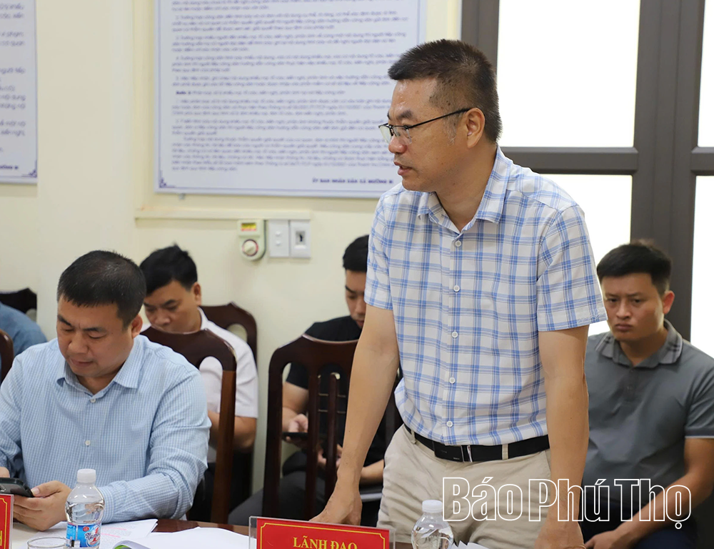 Phó Chủ tịch UBND tỉnh Đinh Công Sứ kiểm tra tiến độ các dự án vùng chuyển dân sông Đà