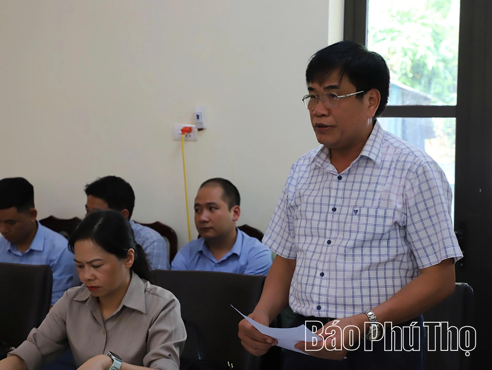 Phó Chủ tịch UBND tỉnh Đinh Công Sứ kiểm tra tiến độ các dự án vùng chuyển dân sông Đà