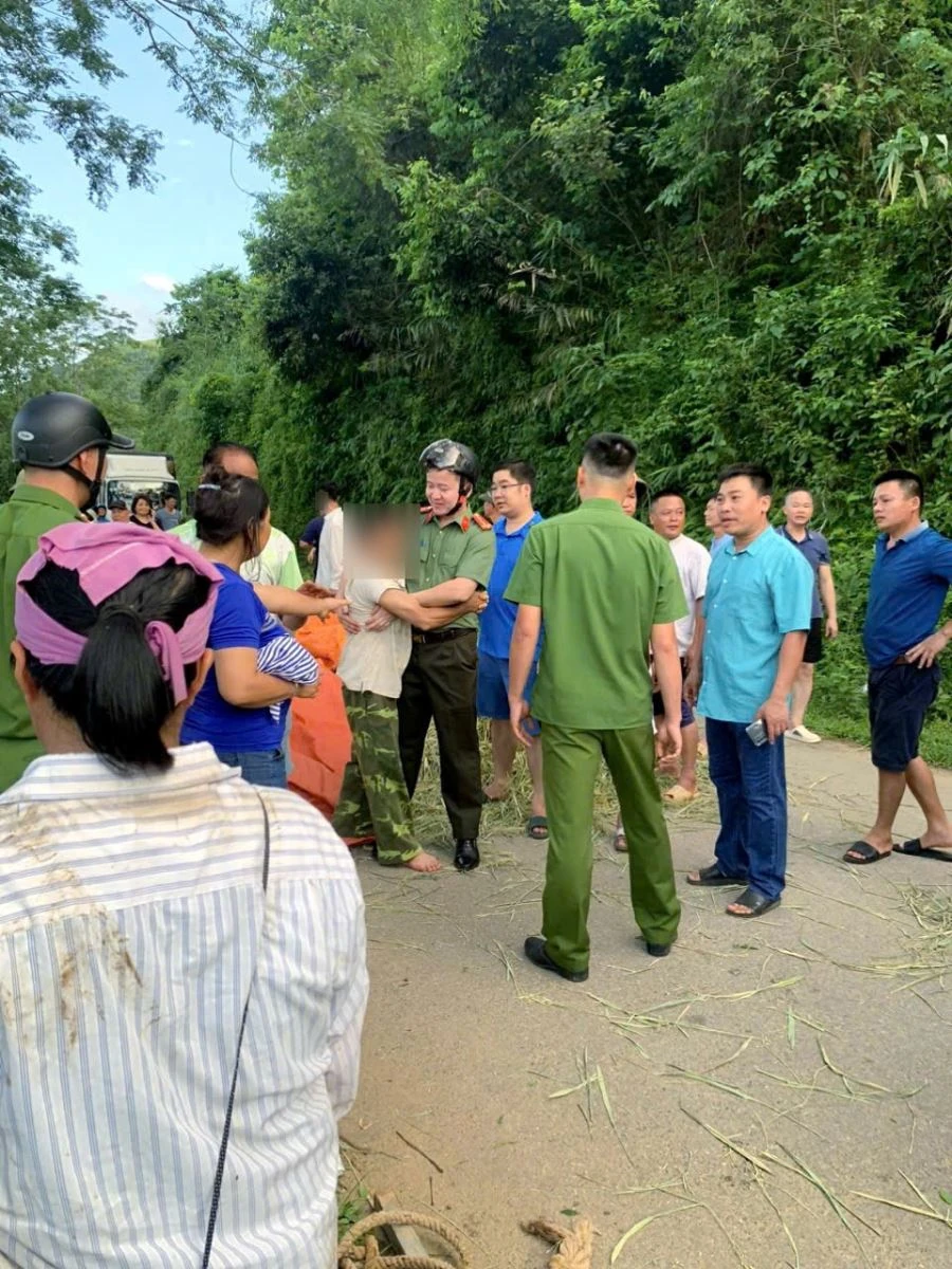 Công an xã Nật Sơn kịp thời cứu người dân trong tình huống đặc biệt nguy hiểm