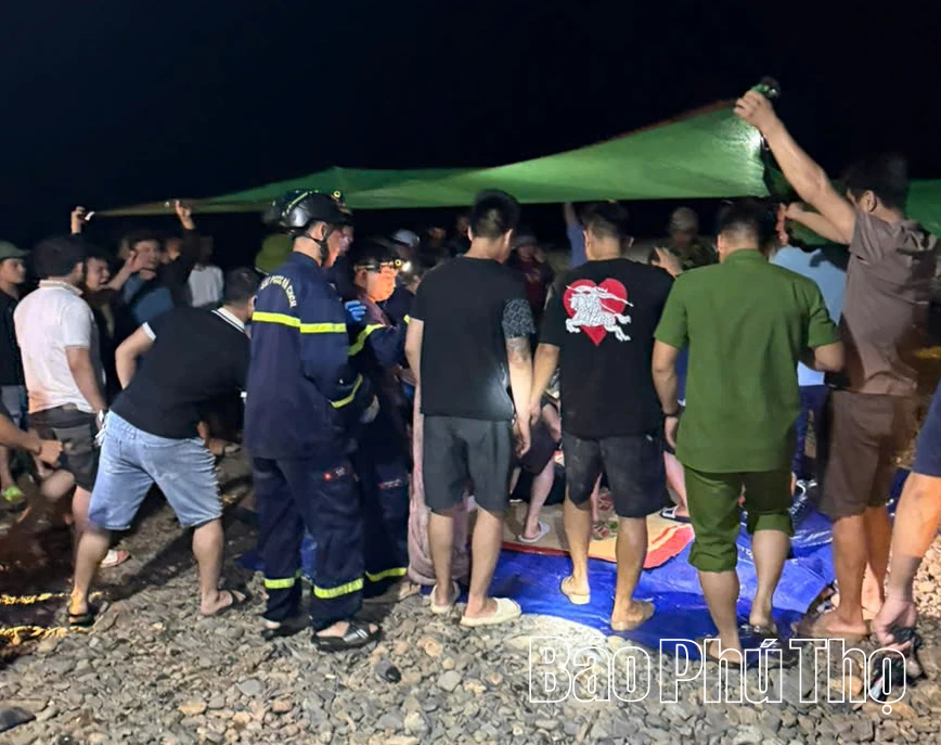 Tắm sông Bôi, 2 học sinh bị đuối nước, 1 em tử vong
