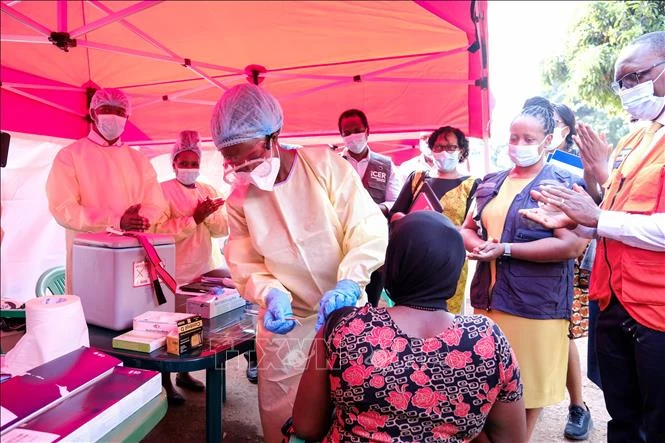 Châu Phi báo động đỏ trước dịch Ebola