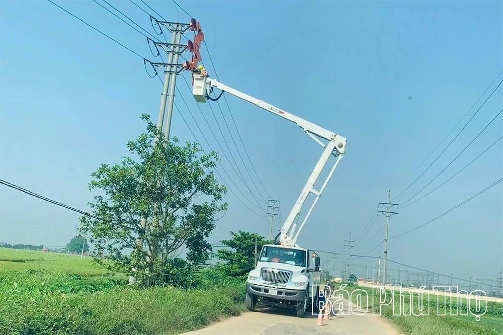 Thắp sáng những bản làng xa