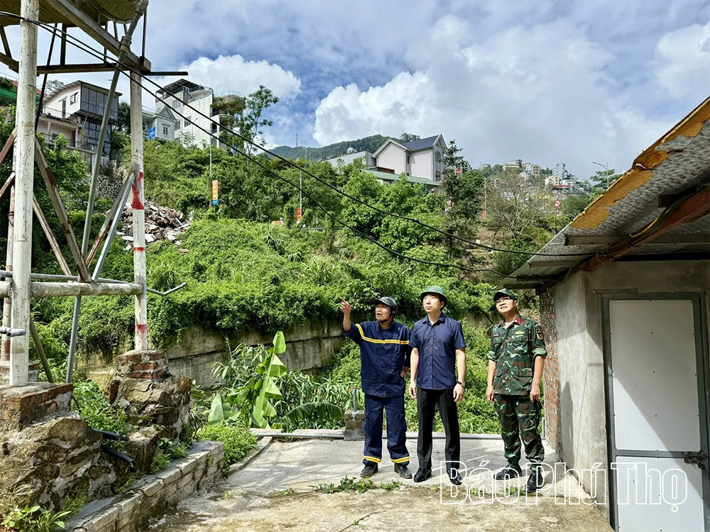 Khẩn trương khắc phục sạt trượt đất đá, đảm bảo giao thông thông suốt tại Tam Đảo