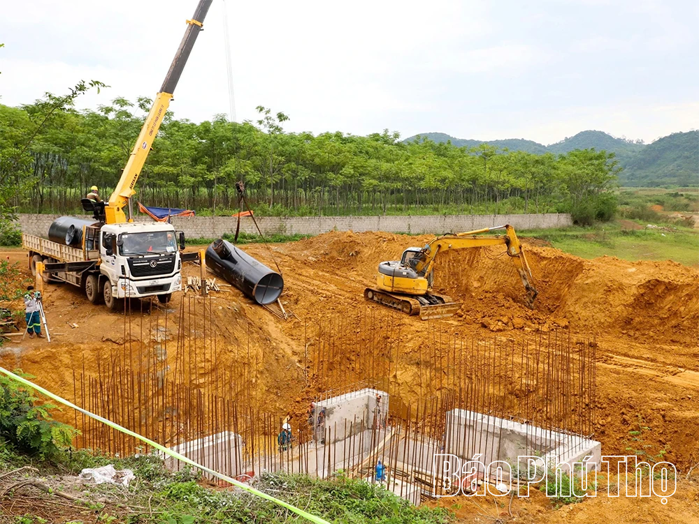 Chạy đua tiến độ giải phóng mặt bằng tuyến ống cấp nước hồ Cánh Tạng