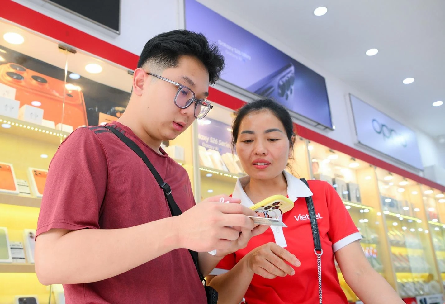 Viettel tung nhiều ưu đãi khuyến khích khách hàng sớm xác thực thông tin thuê bao