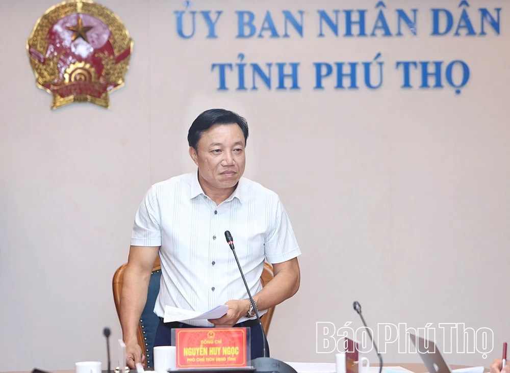 Phó Chủ tịch UBND tỉnh Nguyễn Huy Ngọc nghe Sở Khoa học và Công nghệ báo cáo một số nhiệm vụ trọng tâm