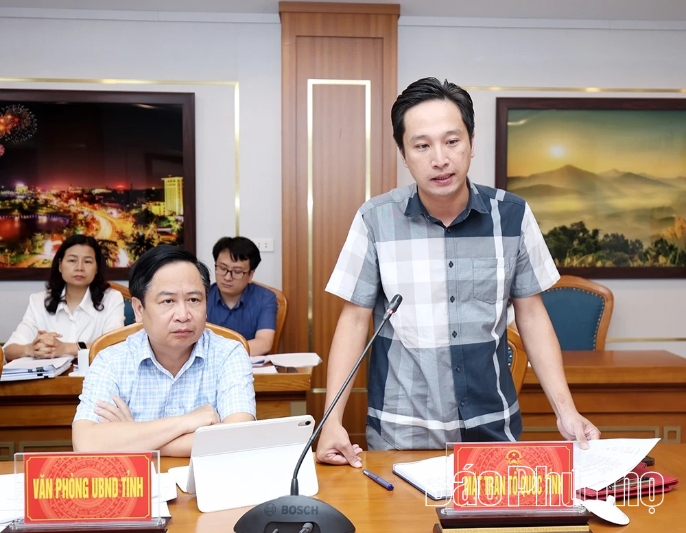 Phó Chủ tịch UBND tỉnh Nguyễn Huy Ngọc nghe Sở Khoa học và Công nghệ báo cáo một số nhiệm vụ trọng tâm