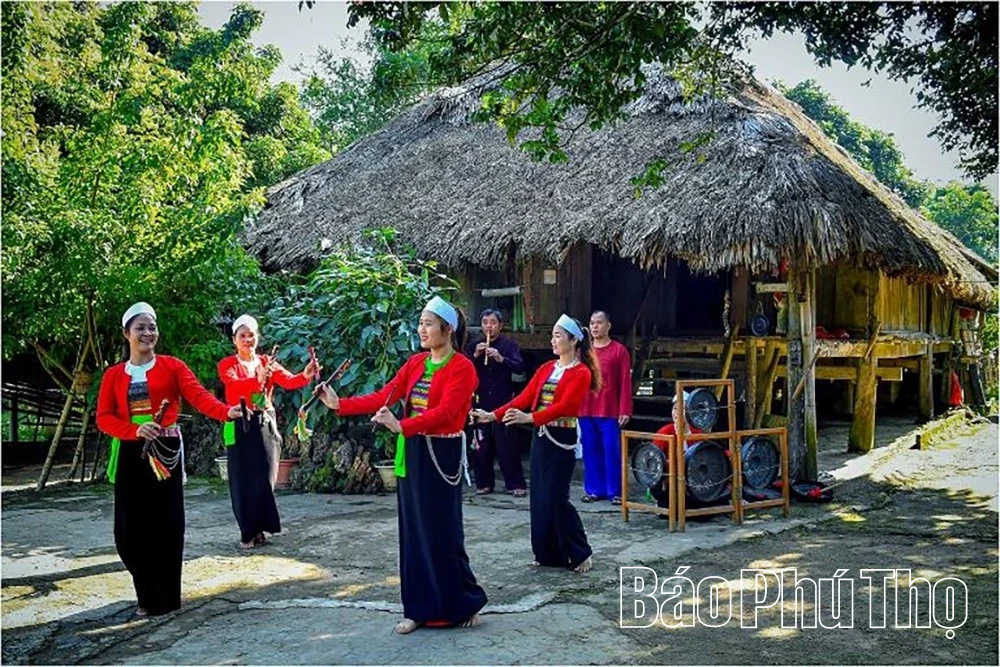 Đánh thức tiềm năng du lịch vùng Mường