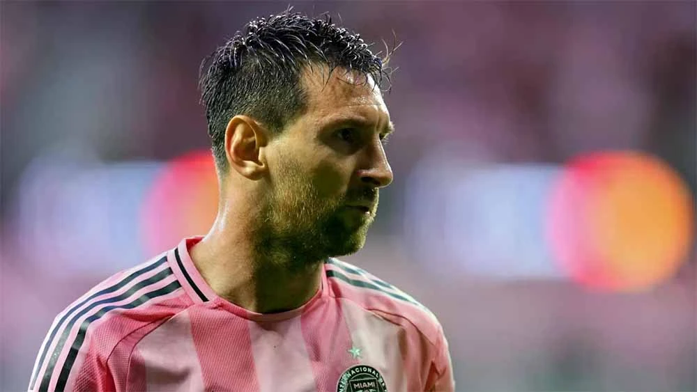 Messi bỏ dở trận đấu vì chấn thương, tuyển Argentina lo sốt vó trước thềm World Cup