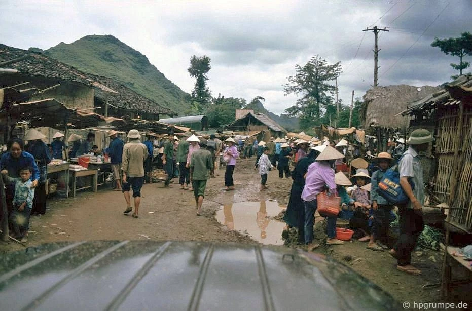 Thác Bản Giốc đẹp đến nghẹt thở trong mắt khách Đức 30 năm trước
