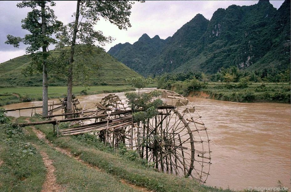 Thác Bản Giốc đẹp đến nghẹt thở trong mắt khách Đức 30 năm trước