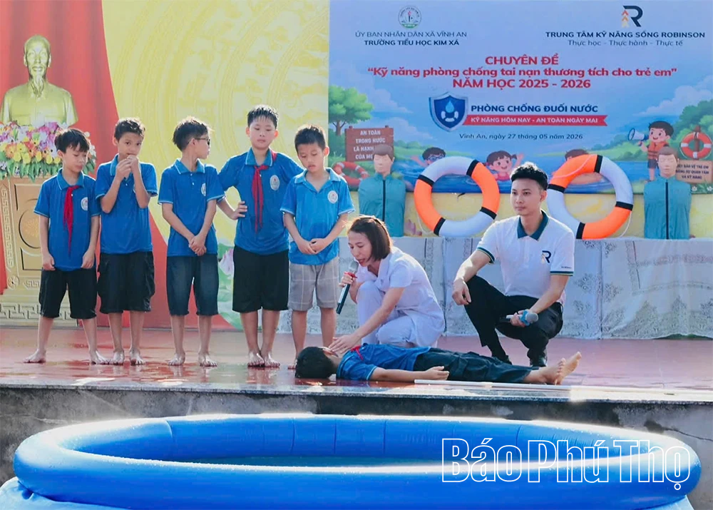 Gần 1.000 học sinh Trường Tiểu học Kim Xá được trang bị kỹ năng phòng chống đuối nước