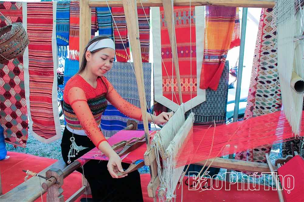 Khi thực tiễn đi vào Nghị quyết, đánh thức vùng đất “trong thơ”