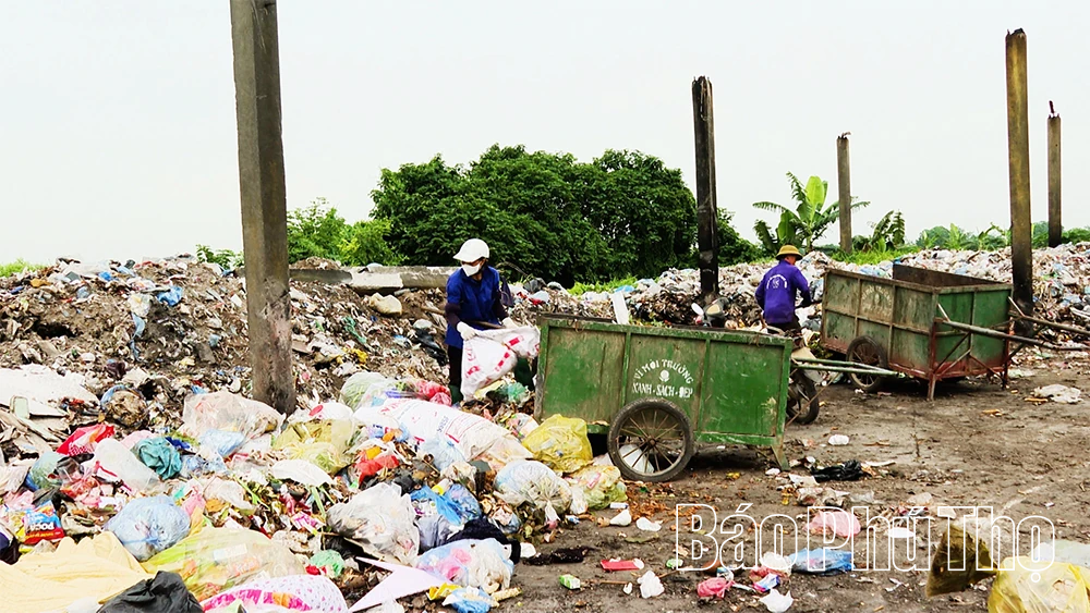 X&atilde; hội h&oacute;a c&ocirc;ng t&aacute;c xử l&yacute; r&aacute;c thải ở địa phương