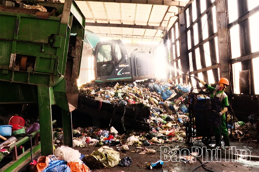 X&atilde; hội h&oacute;a c&ocirc;ng t&aacute;c xử l&yacute; r&aacute;c thải ở địa phương