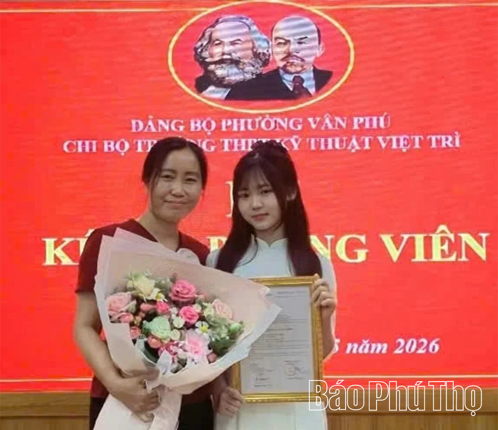 Thêm sức trẻ cho Đảng
