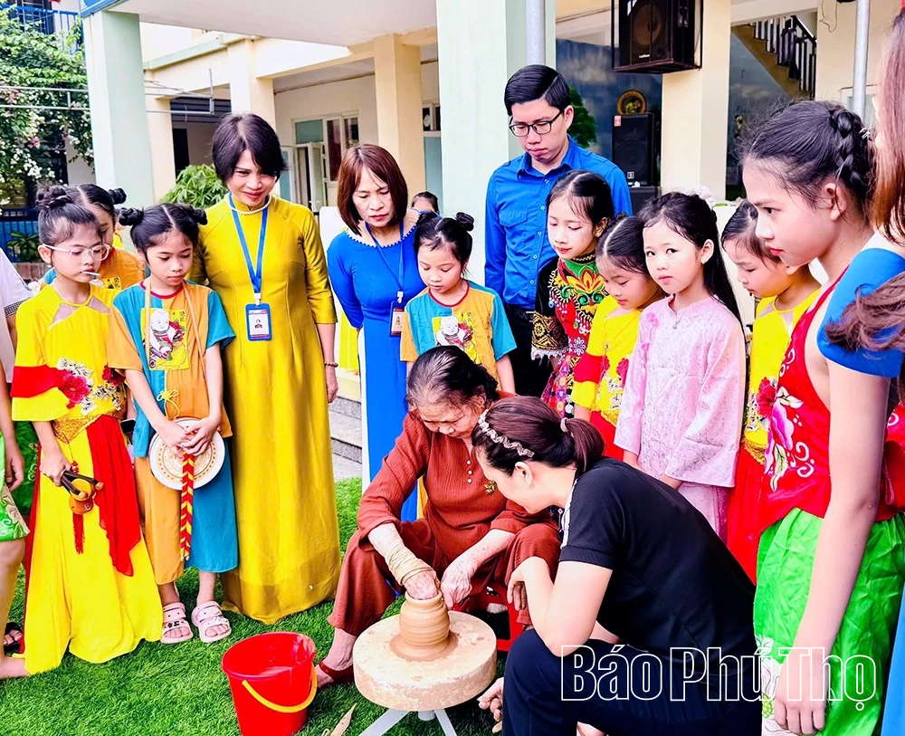 Đa dạng sân chơi bổ ích cho trẻ em vùng khó khăn dịp hè