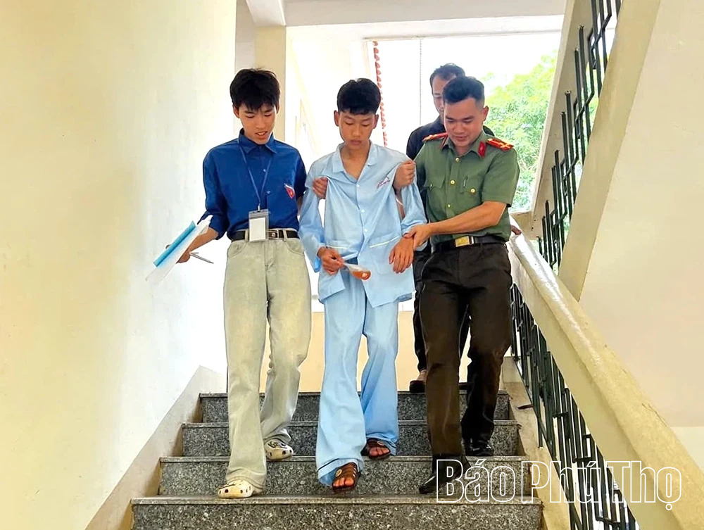 Kịp thời hỗ trợ thí sinh sau ca mổ cấp cứu tham dự kỳ thi vào lớp 10