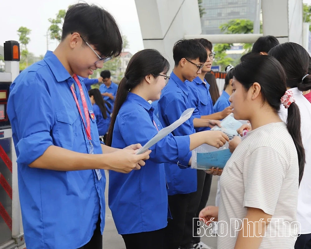 Hội đồng coi thi THPT Chuyên Hùng Vương: 1.401 thí sinh hoàn thành bài thi môn chuyên
