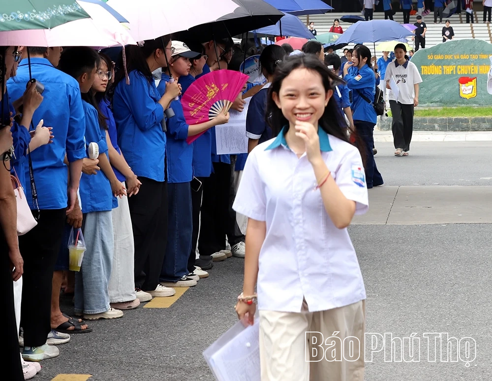 Hội đồng coi thi THPT Chuyên Hùng Vương: 1.401 thí sinh hoàn thành bài thi môn chuyên