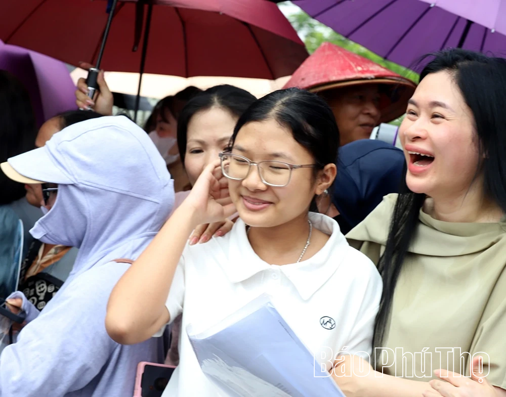 Hội đồng coi thi THPT Chuyên Hùng Vương: 1.401 thí sinh hoàn thành bài thi môn chuyên