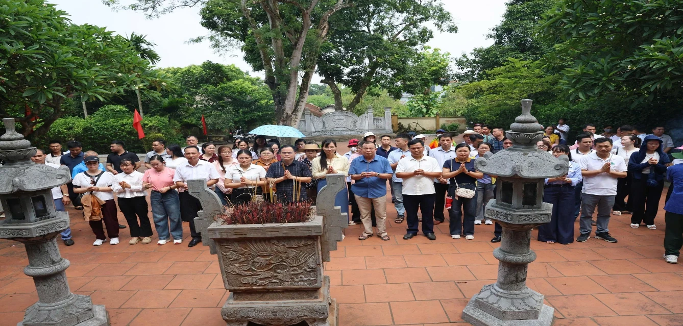 Hành trình qua hai mốc son lịch sử dân tộc: Từ Hoàng đế Lý Nam Đế đến Chủ tịch Hồ Chí Minh - bản hùng ca trên đất Vạn Xuân