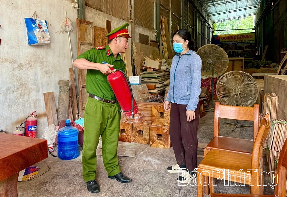 Không chủ quan với nguy cơ cháy nổ tại làng nghề mộc