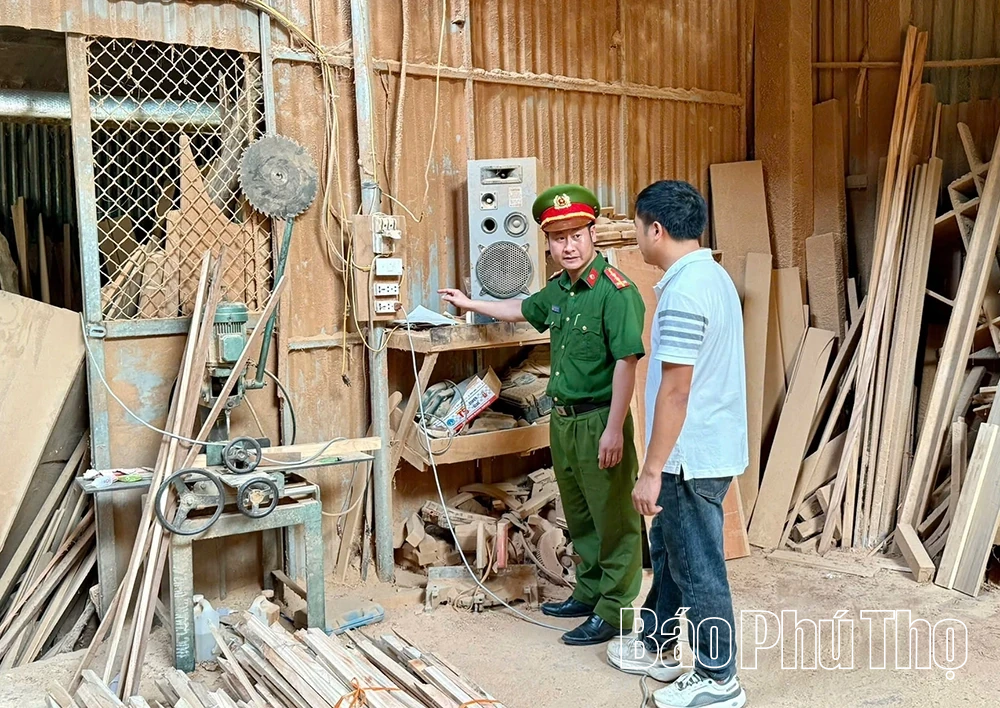 Không chủ quan với nguy cơ cháy nổ tại làng nghề mộc