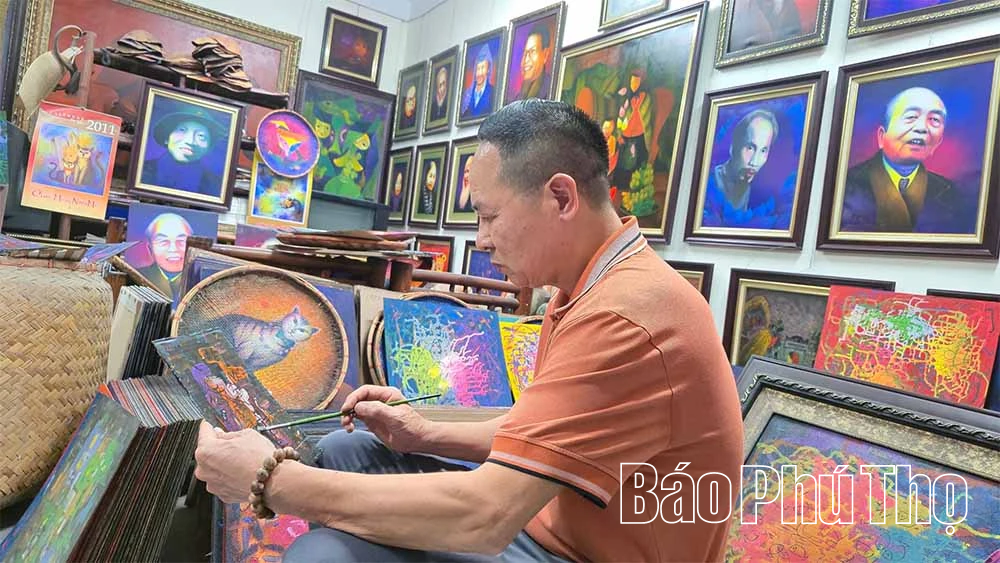 Nghệ thuật đồng hành cùng môi trường: Hành trình tái sinh phế liệu của họa sĩ Hoàng Trúc