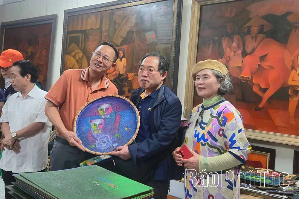 Nghệ thuật đồng hành cùng môi trường: Hành trình tái sinh phế liệu của họa sĩ Hoàng Trúc