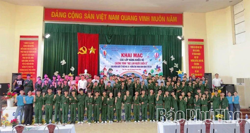 84 học sinh tham gia chương trình “Học làm người chiến sĩ”