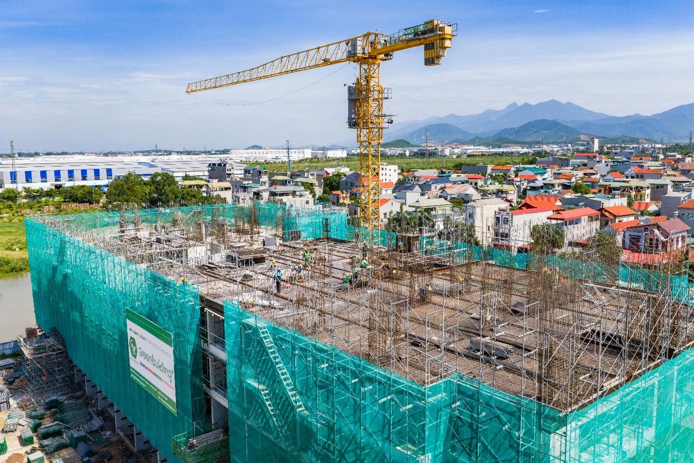 Flora Cera Garden tăng tốc thi công, dần hiện hữu chuẩn sống chất lượng cao của phân khúc nhà ở xã hội