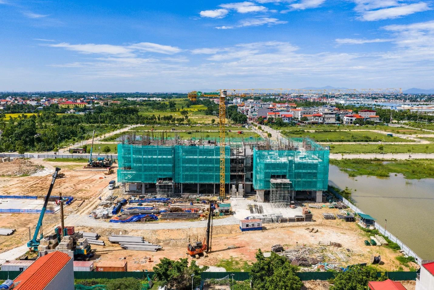 Flora Cera Garden tăng tốc thi công, dần hiện hữu chuẩn sống chất lượng cao của phân khúc nhà ở xã hội