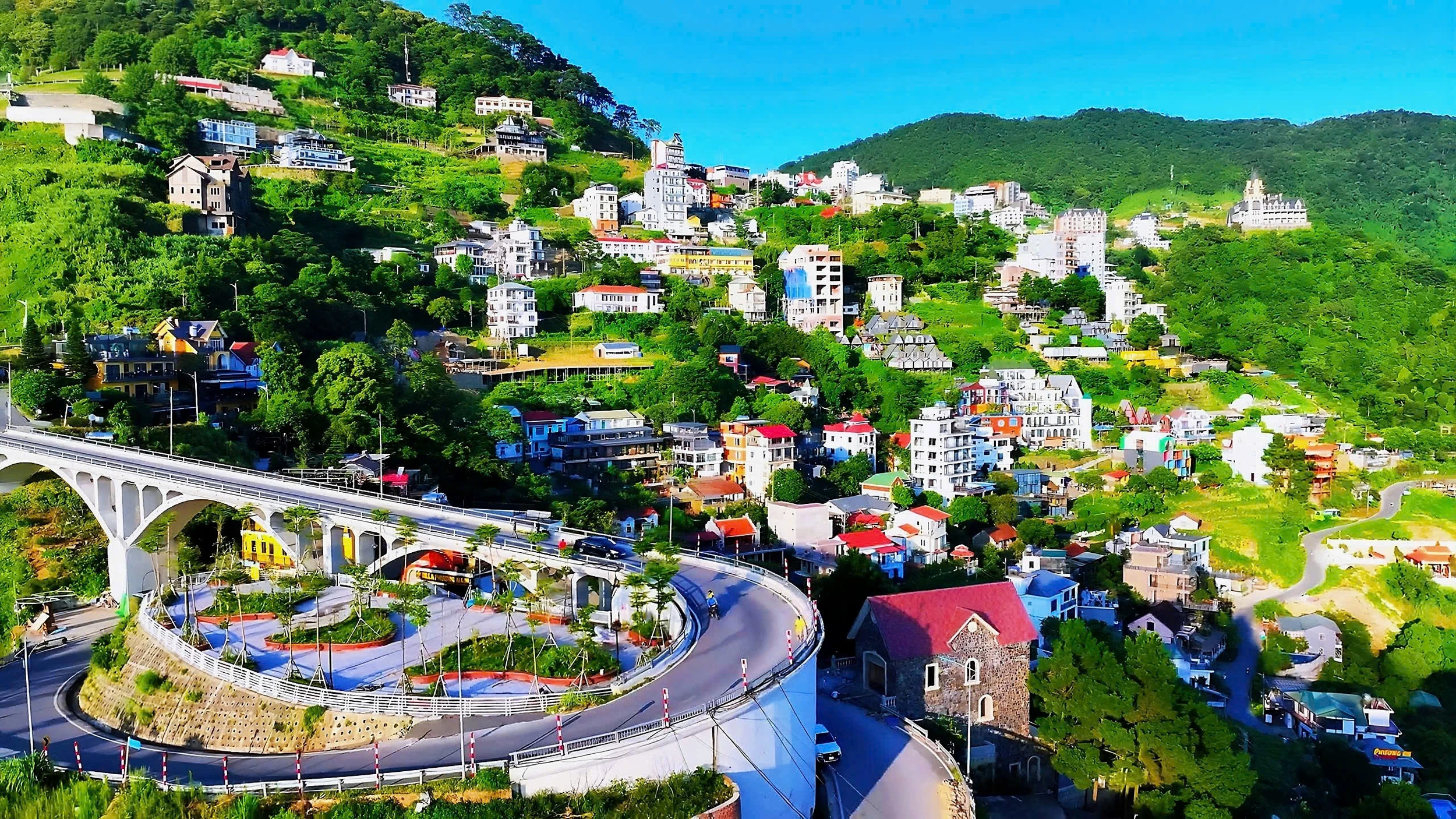 Du lịch Phú Thọ - “mỏ vàng xanh” trong hành trình tăng trưởng hai con số