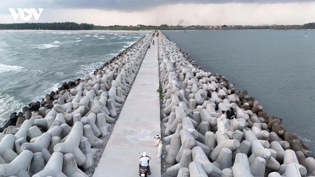 Biển Lộc An: Vẻ đẹp thanh bình của nàng tiên say giấc bên bờ đại dương